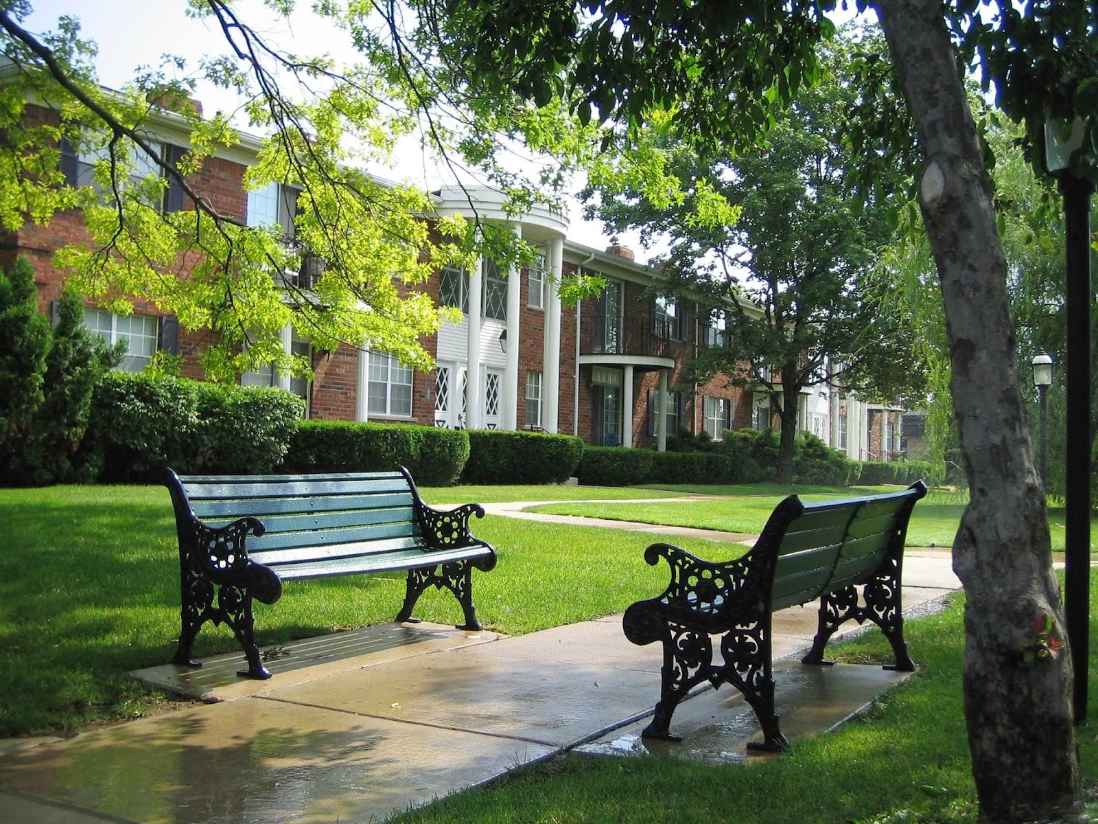 Buckingham Square — photo