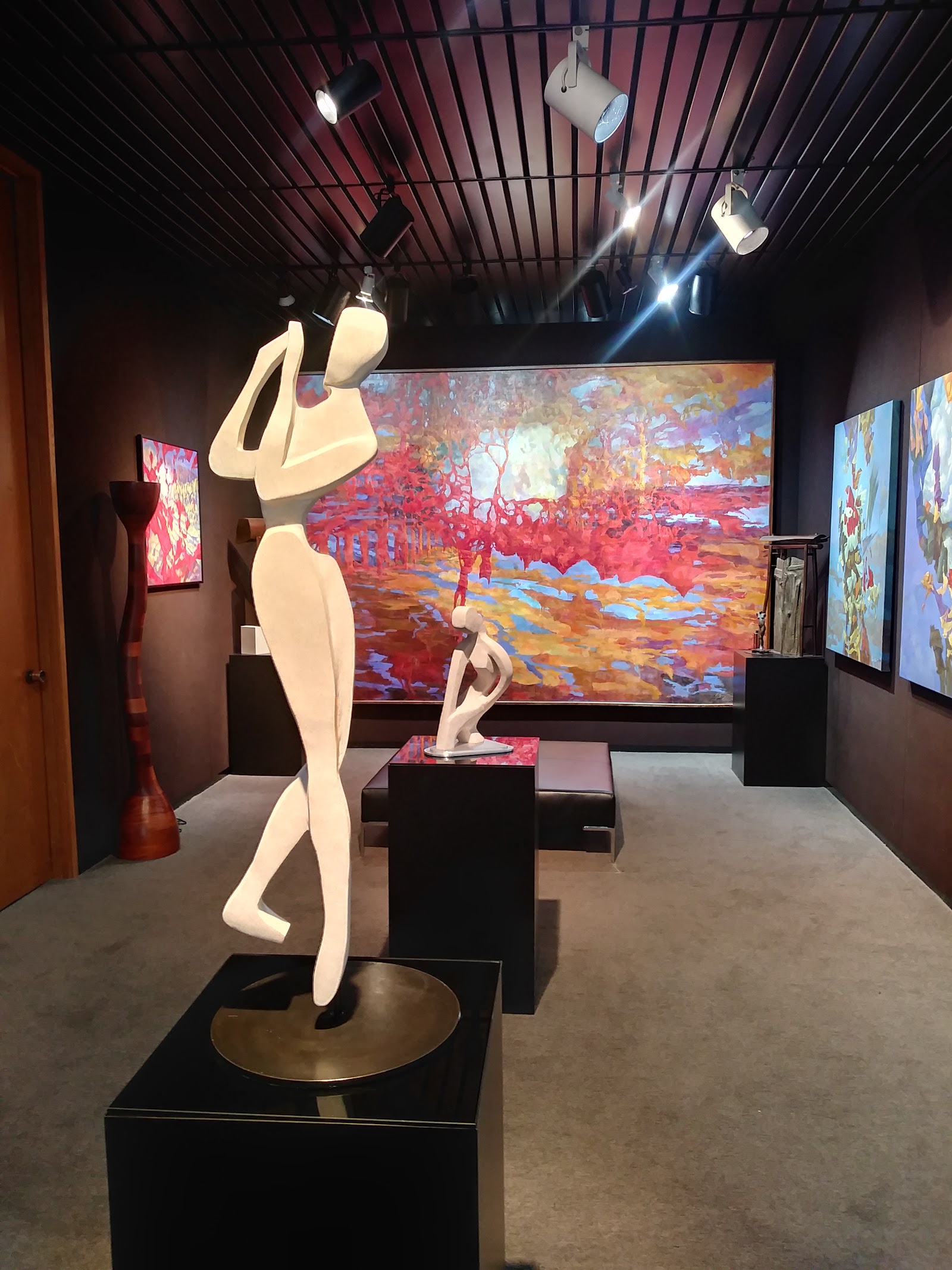 Robert Kidd Gallery — photo